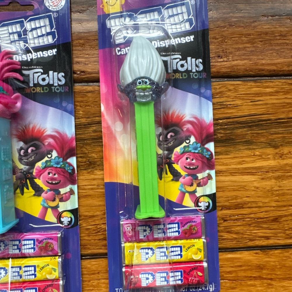 2023 Lot of 3 Trolls Pez ~ Poppy, Branch & Guy Diamond ~ New On Cards - Picture 8 of 10